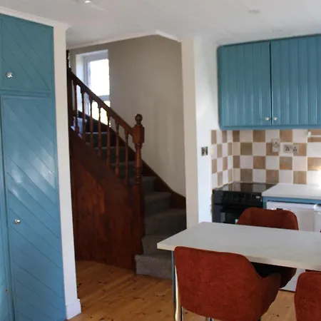 Teach Deburca * Thurles